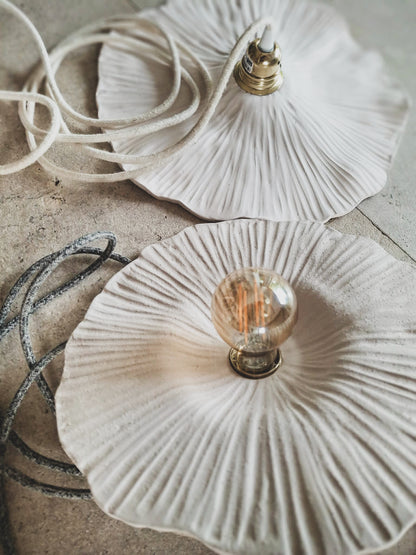 COROLLE _ HAP CERAMIQUE - BLANCHE _ SUSPENSION LUMINEUSE 