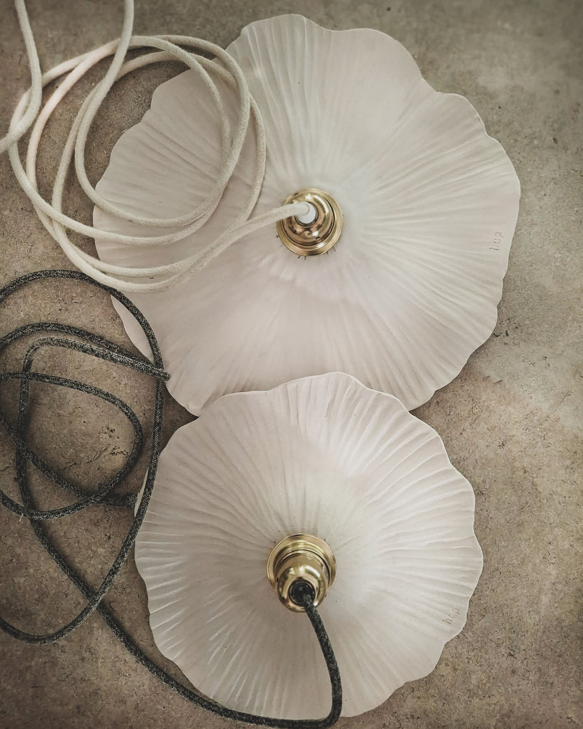 COROLLE _ HAP CERAMIQUE - BLANCHE _ SUSPENSION LUMINEUSE 
